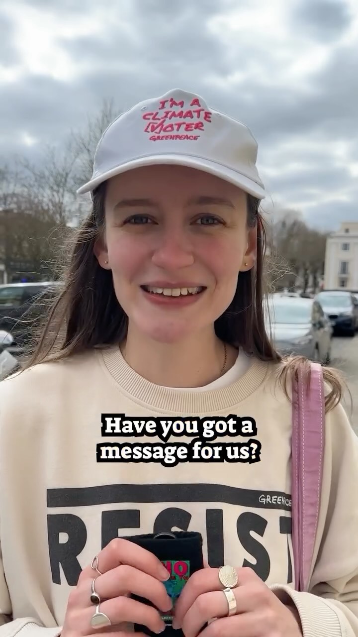 💞 [ad/sponsored] Wearing my heart on my sleeve because I want people to know that there’s never been a more vital time to resist those trying to deny us a better future, whether that’s through corporate greed or by slowing down climate progress. My RESIST sweatshirt is courtesy of @greenpeaceuk, with all proceeds from their merch supporting their incredible campaigns around the world.

🔗 Support them yourself at https://act.gp/4iiuKbH (organic cotton, made to order with renewable energy 😎)

🧢👖👚💳 Cap, sweatpants, t-shirt and wallet courtesy of my boyfriend’s extensive collection. 

#Greenpeace #Resist #Outfit #StreetStyle